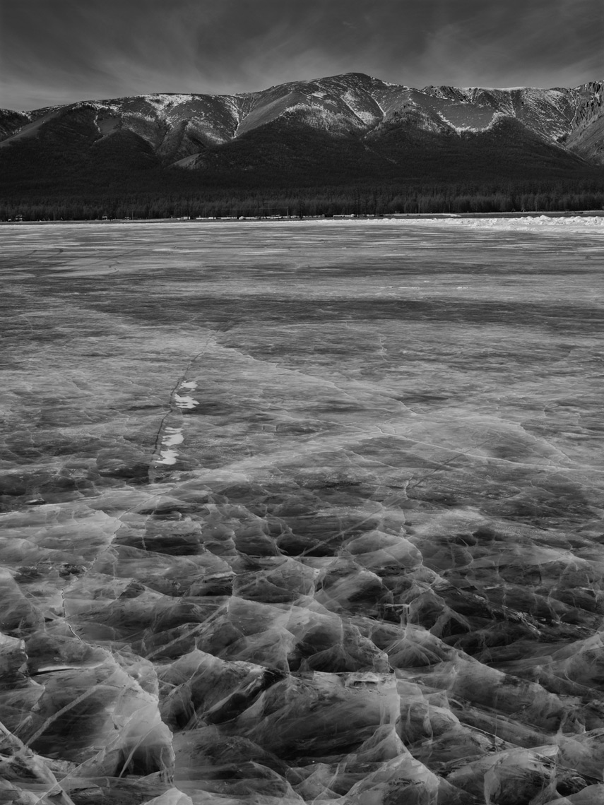 Frozen-Lake-Mongolia10